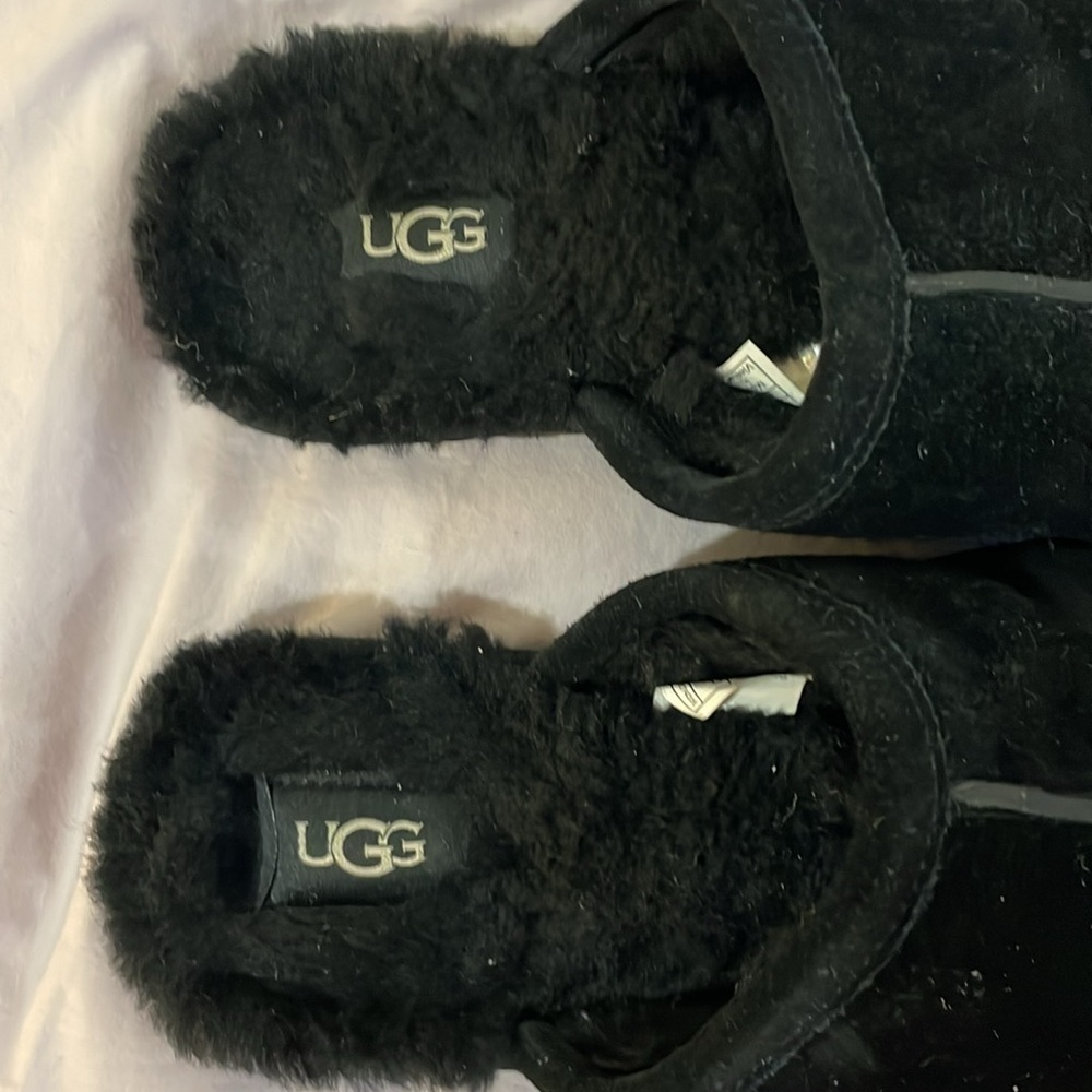 Ugg black slip on slippers - Picture 4 of 5